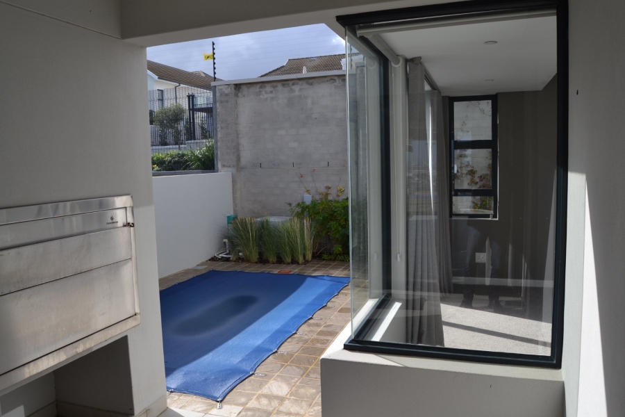  Bedroom Property for Sale in Mzuri Estate Western Cape